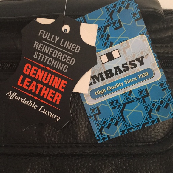 Embassy Black Pebbled Leather Cosmetics Bag NWT - Picture 6 of 7